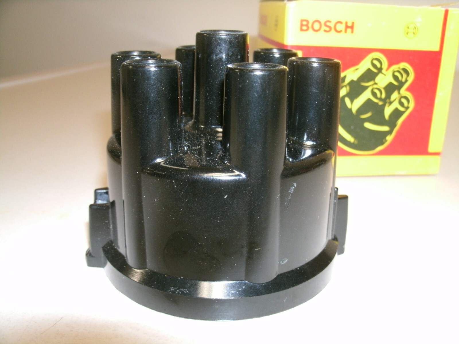 Bosch 03095 Distributor Cap Datsun 1970-73 2.4L