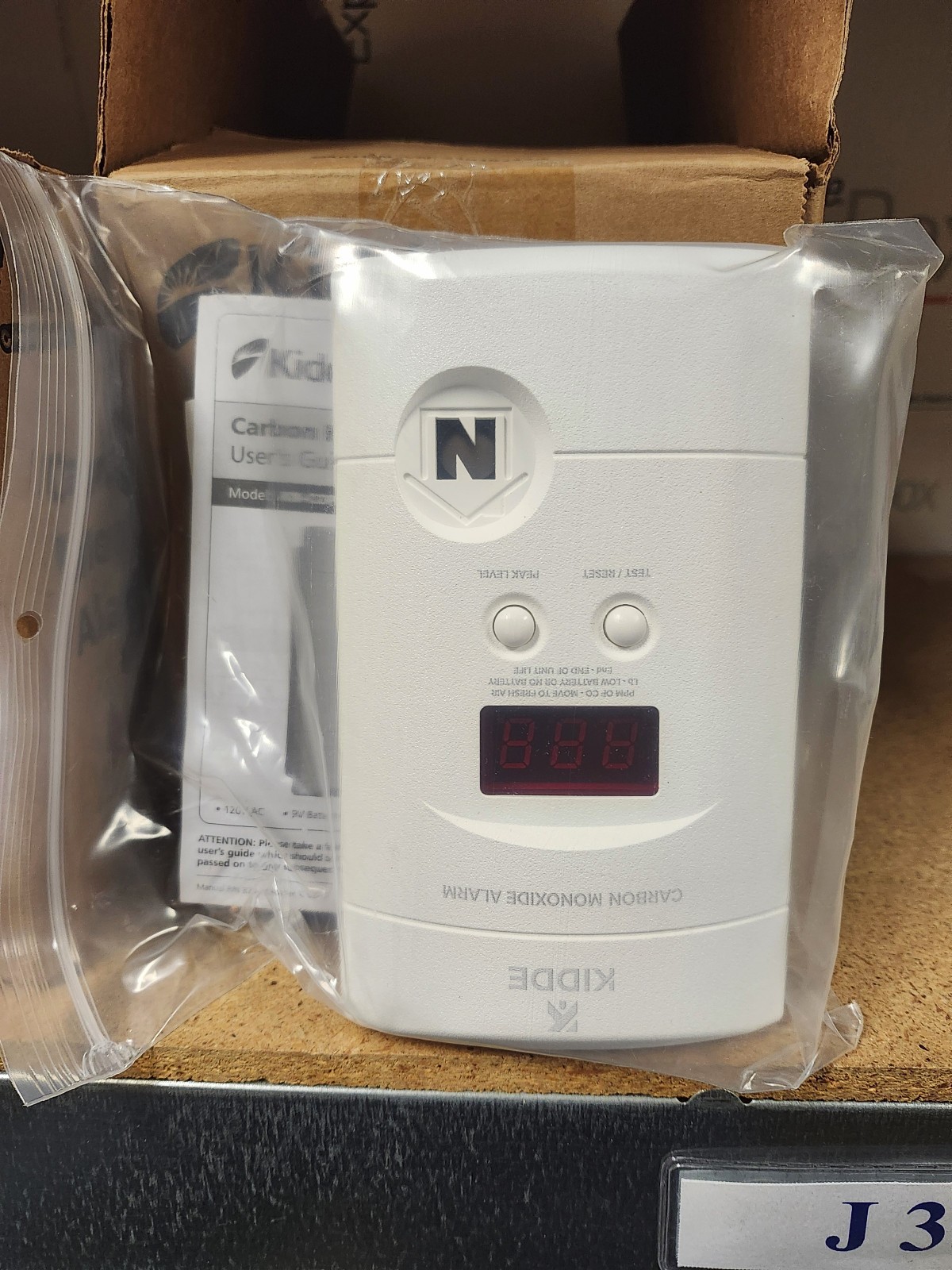 Kidde Model KN-COPP-3, Item #900-0076. CO Alarm, 120VAC W/battery Back up.