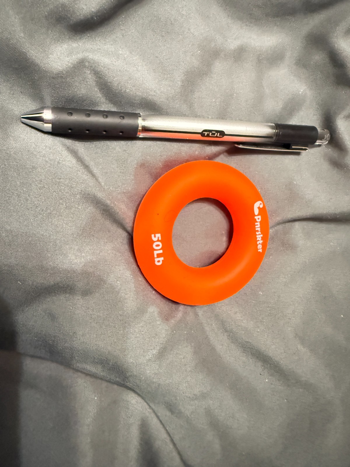 Hand strenthening exerciser