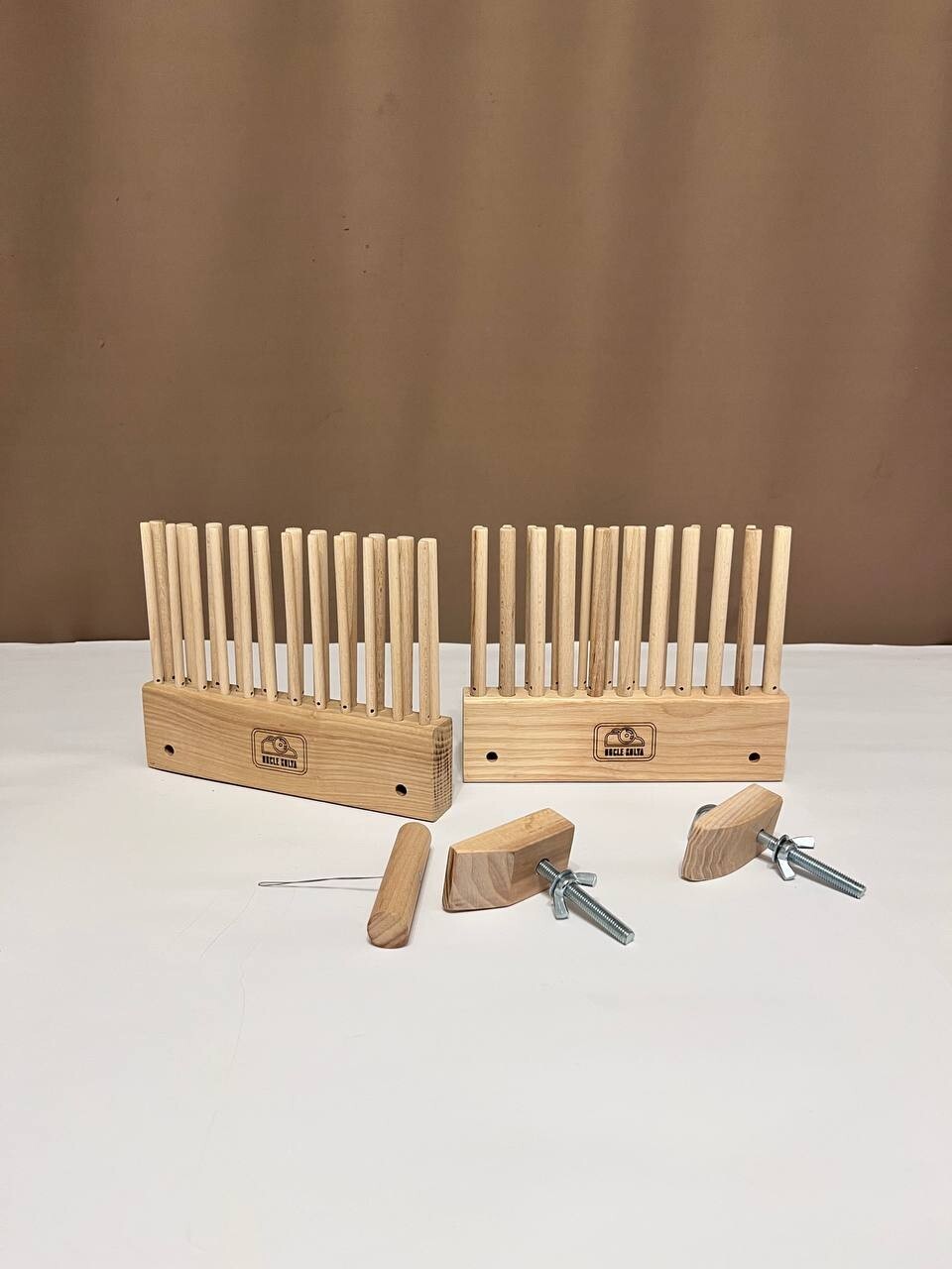 Mini peg loom for easy weaving