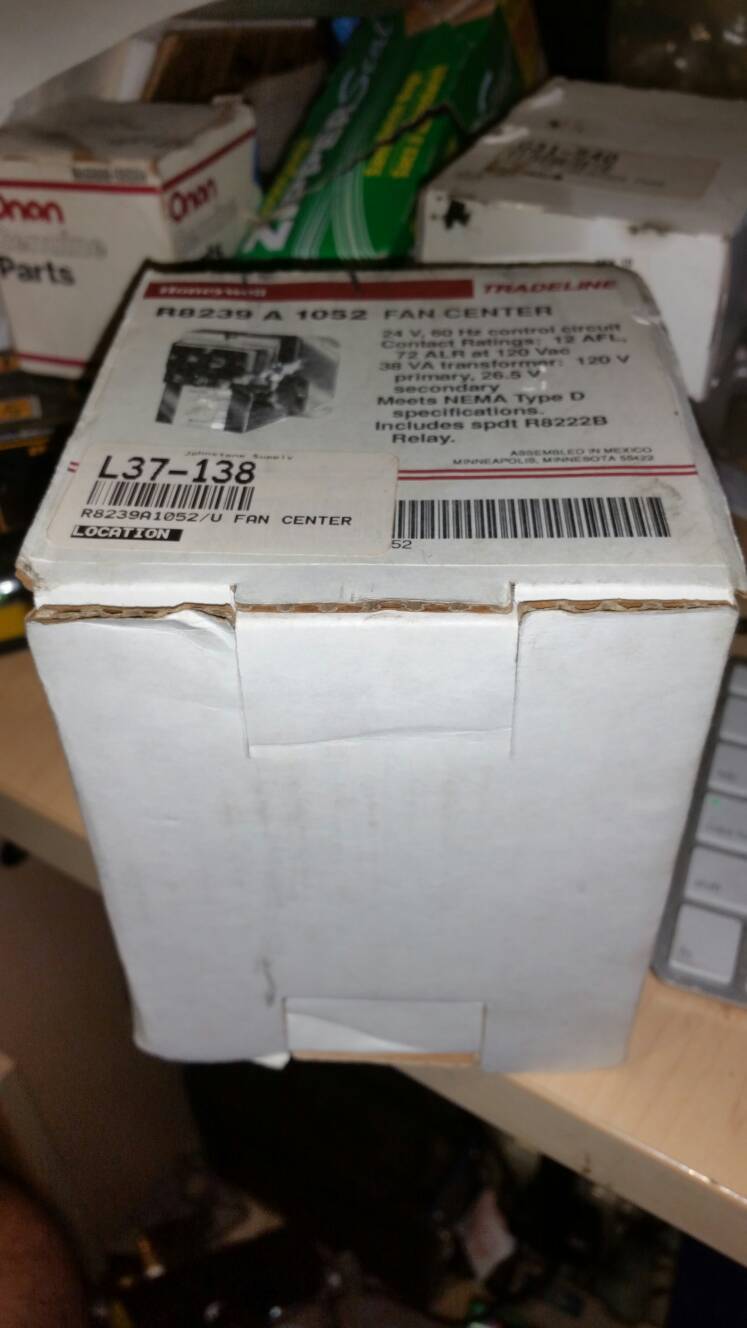HONEYWELL TRADELINE R8239 A 1052 FAN CENTER PART #  L37-138 " NEW OLD STOCK "