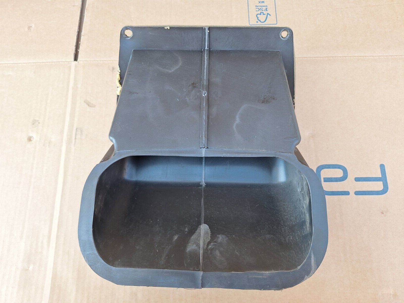 Aston Martin Vantage 4.3 V8 2006 Air Duct Intake 4G43-18A660-AD