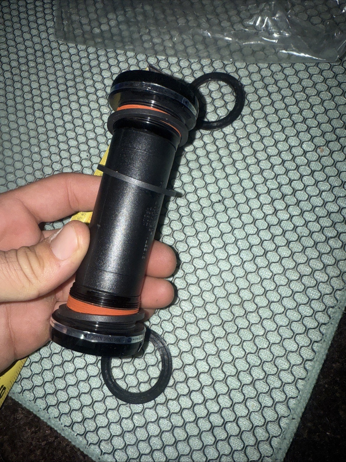 RaceFace 30mm CINCH Bottom Bracket BB BSA 100mm Shell Spindle External Seal