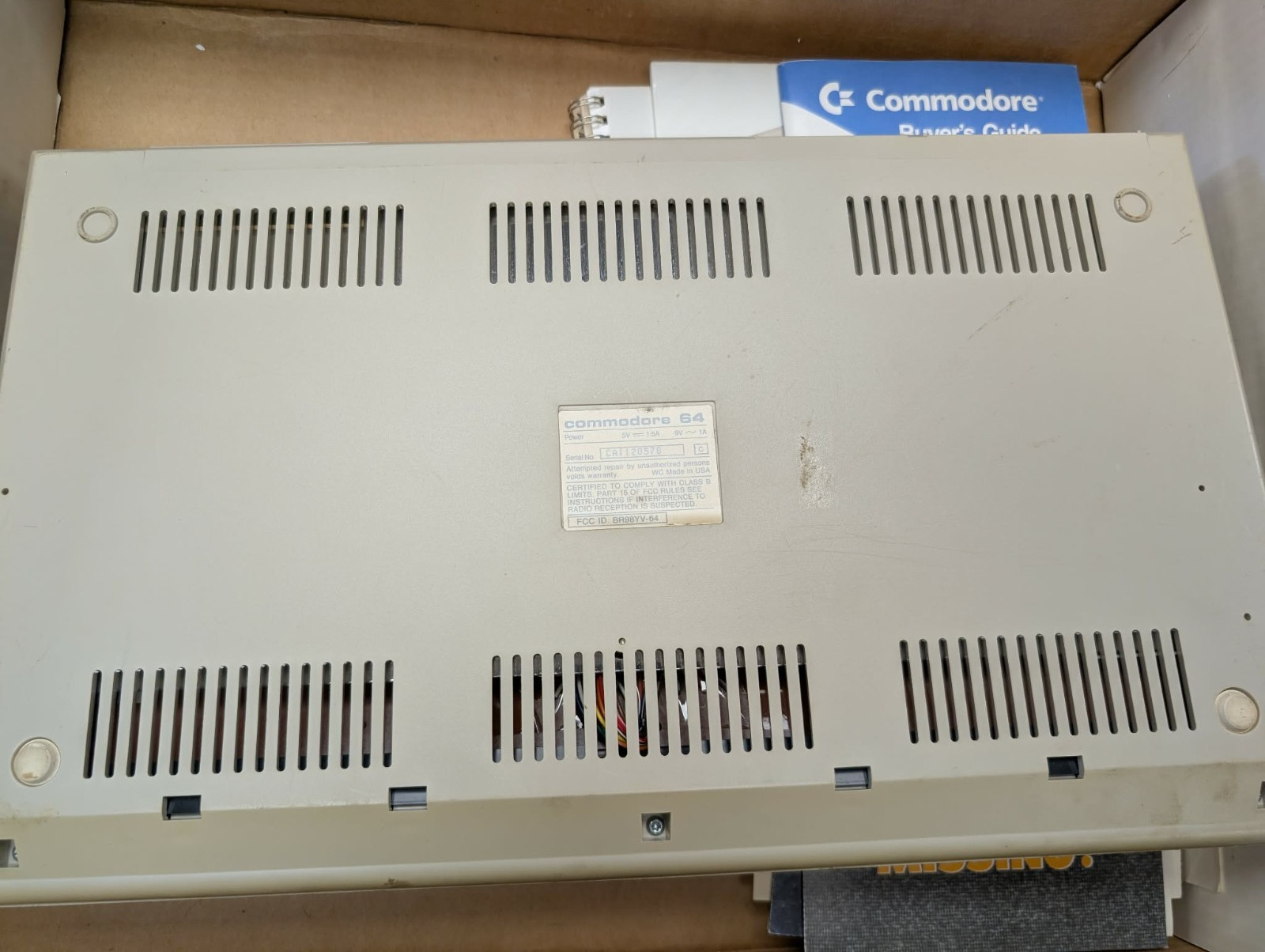 Lot 2 Commodore 64 C C64 Computer Consoles w/Boxes 1 Works 1 Broken No Accessory