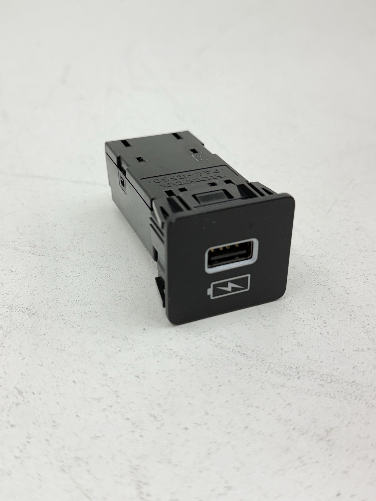 Honda HRV Dash DashboarD USB Charger Charging Port Adapter 39113-THR-A311-M1 OEM