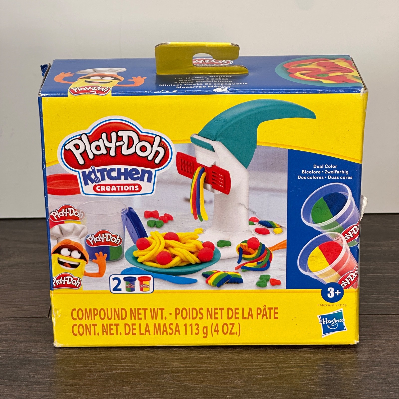 Play-Doh Kitchen Creations Lil’ Noodle Playset with 2 Dual-Color Cans *READ*