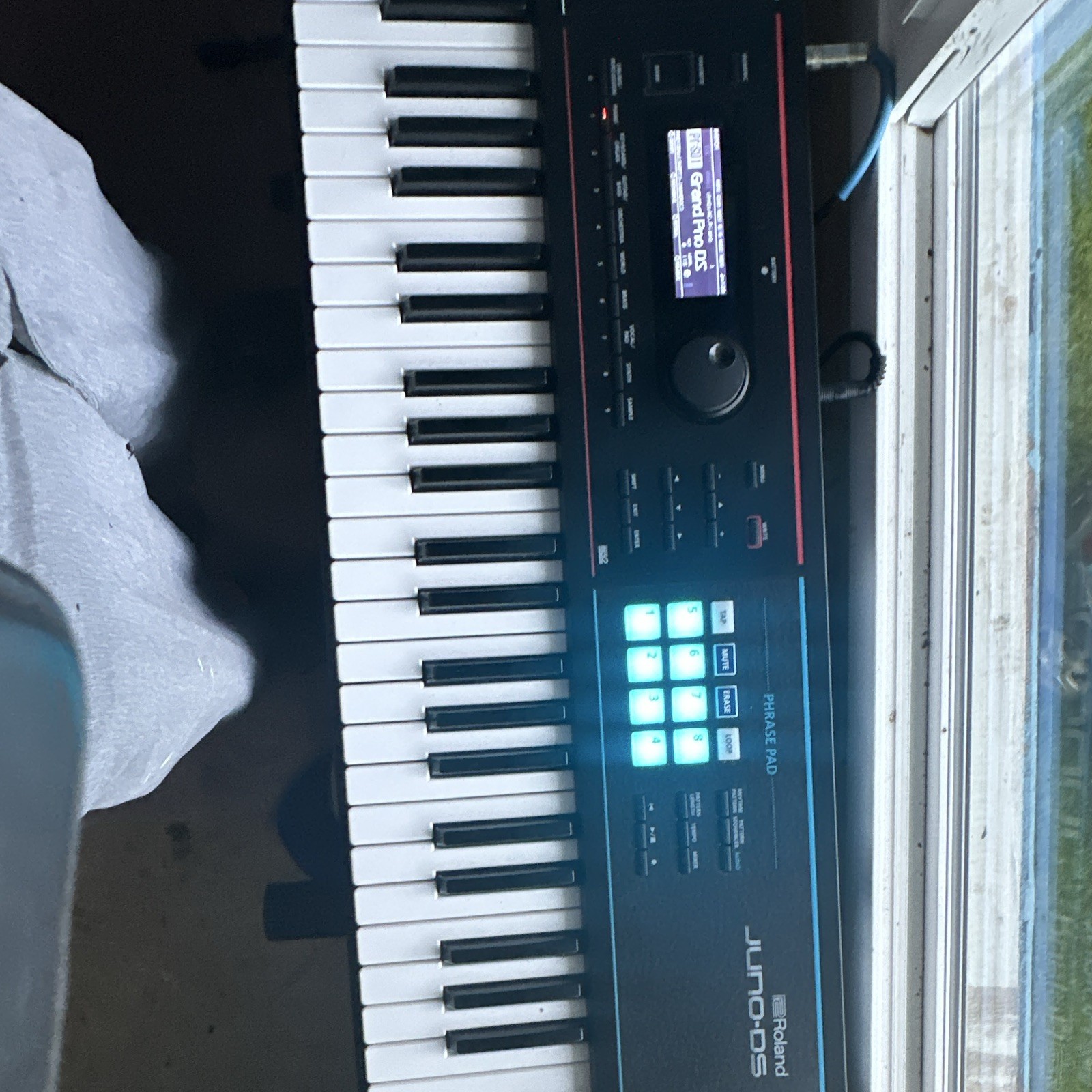 Roland JUNO-DS61 61-Key Digital Synth Keyboard, Display, Pitch Bend, USB