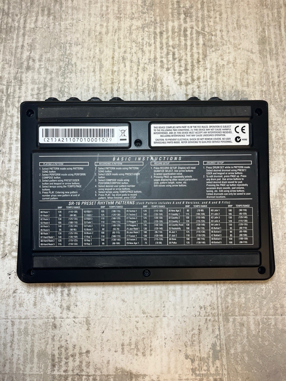 Alesis SR-16 Digital Drum Machine 24 Bit Fully tested - works! no AC adapter