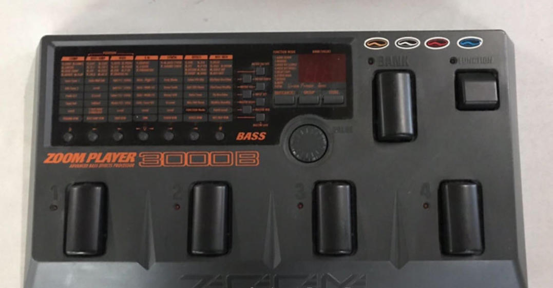Used! ZOOM Player 3000B Bass Multi Effects Pedal
