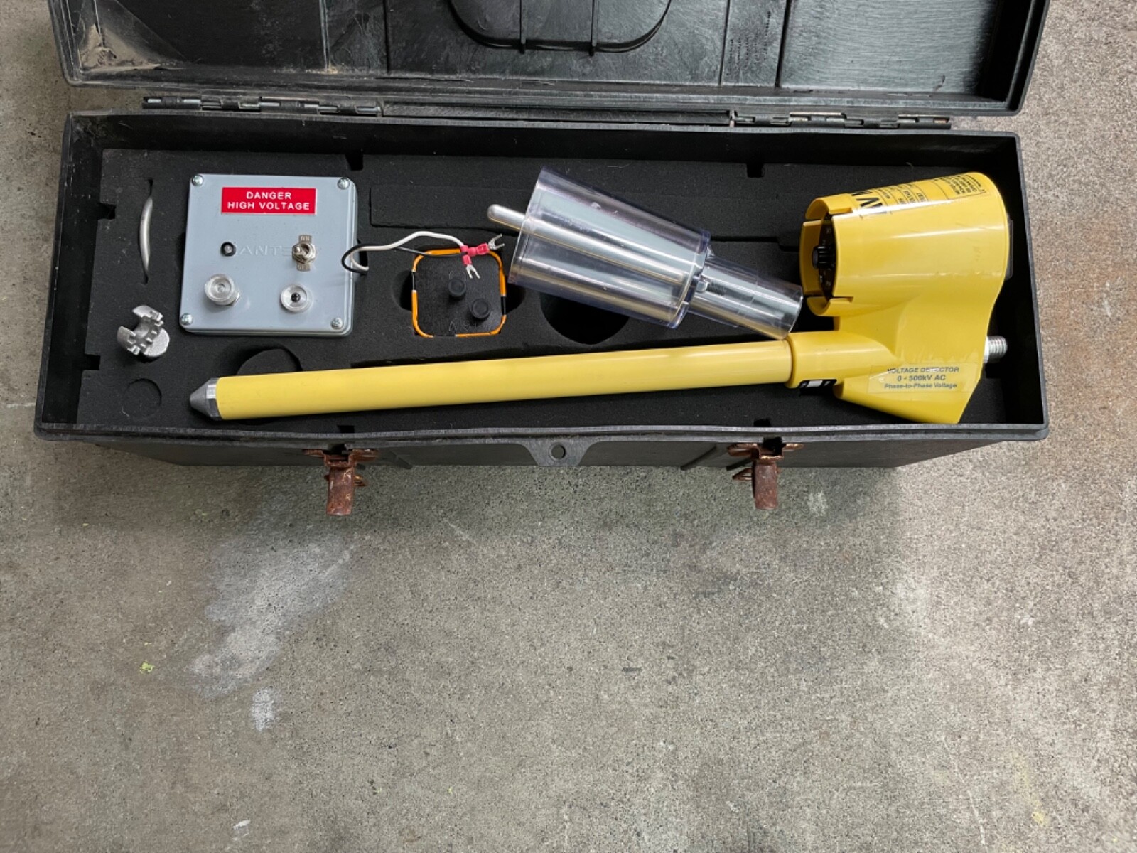 Bierer AV series High Voltage Tester 0-500kv With Bushing Adapter & Case