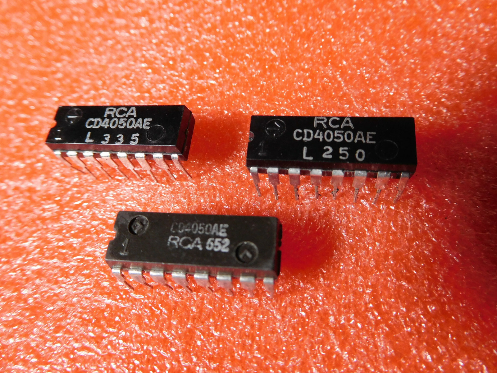 Lot of 3: RCA CD4050A (CD4050) DIP IC - NOS. USA Seller, fast ship!