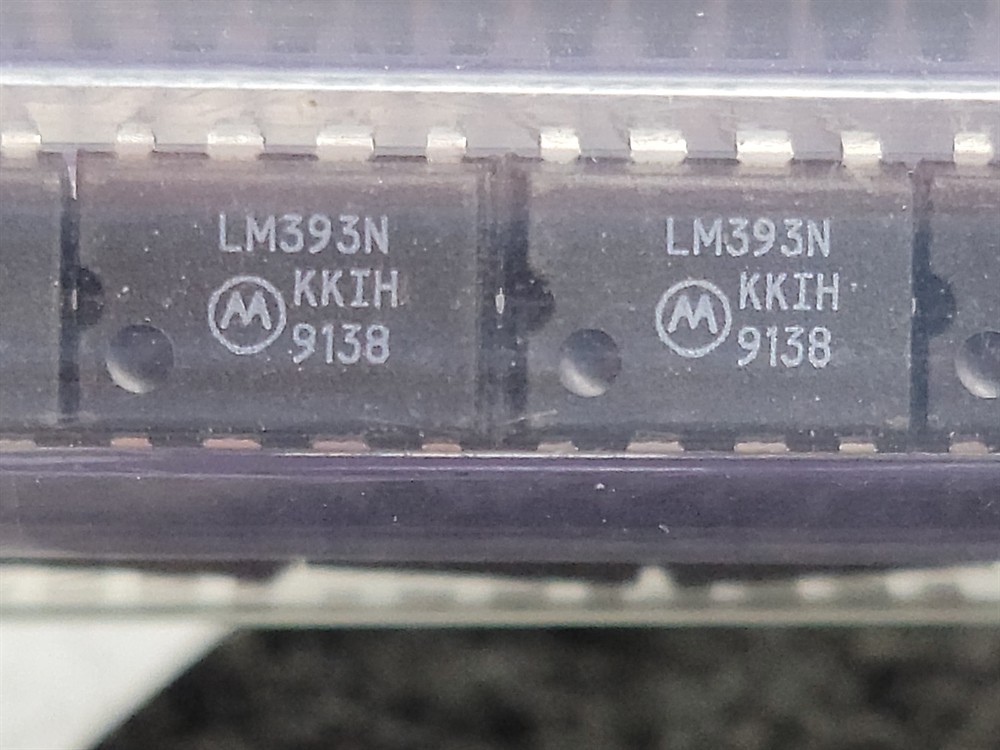 New (76pcs) LM393N MOTOROLA IC Linear