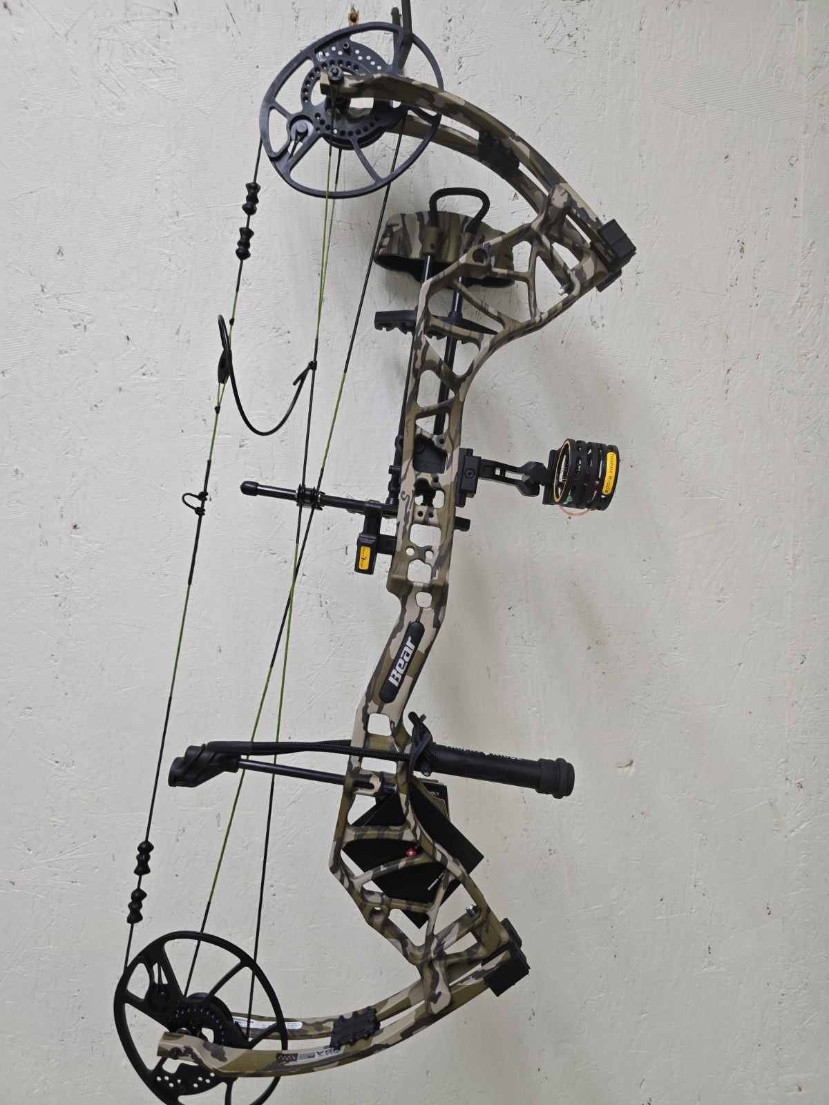 Brand New Bear Archery Game keeper Ready To Hunt  Bow Package LEFT HANDED