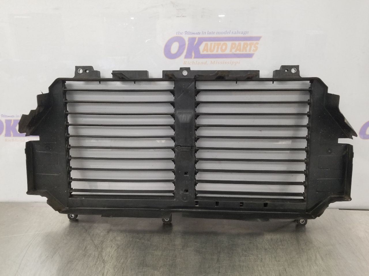 24 TOYOTA TACOMA SR5 AIR SHUTTER 2.4L ENGINE