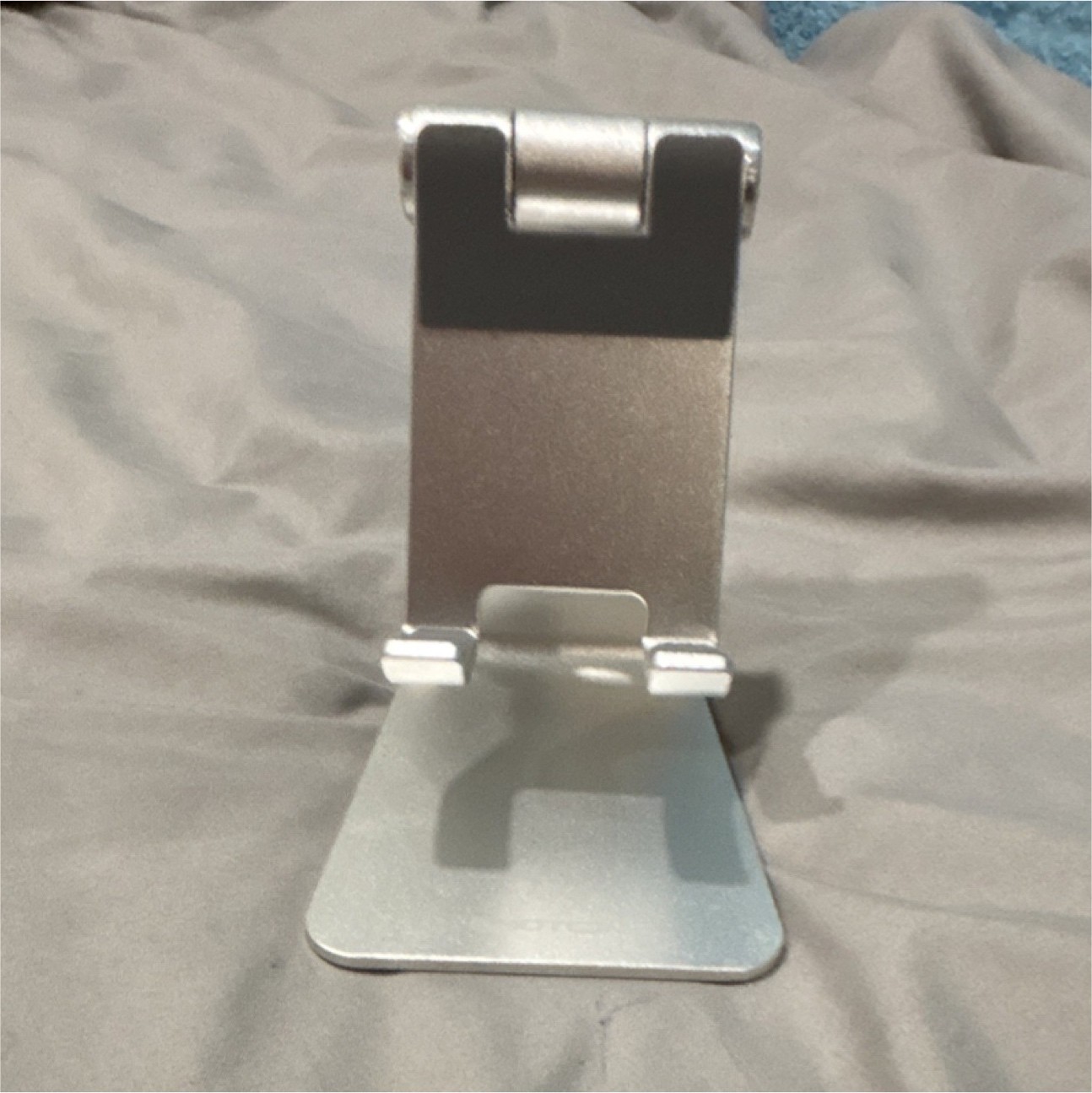 Silver Adjustable Metal Desktop Tablet & eReader Stand Holder Universal Aluminum