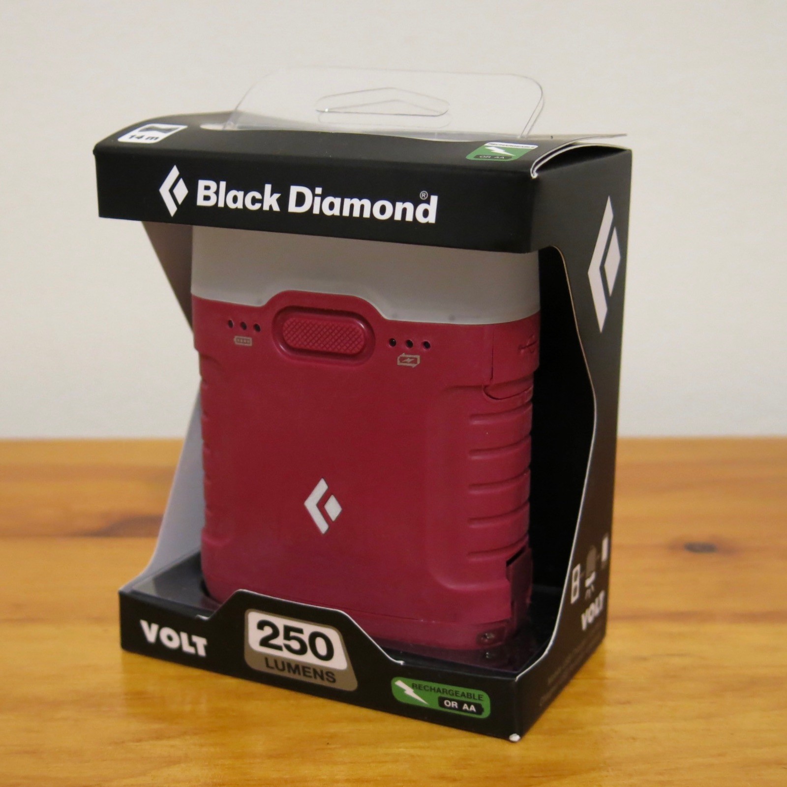 New BLACK DIAMOND Volt Lantern Dark Berry, 250 Lumens, Rechargeable/AA Batteries