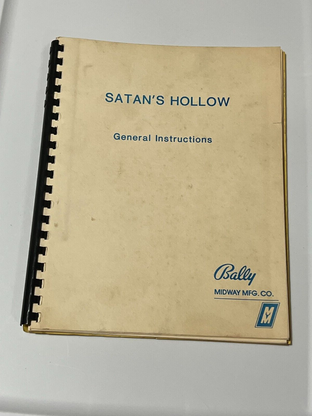 1982 BALLY/MIDWAY FACTORY ORIGINAL SATAN'S HOLLOW MANUAL WITH SCHEMATICS
