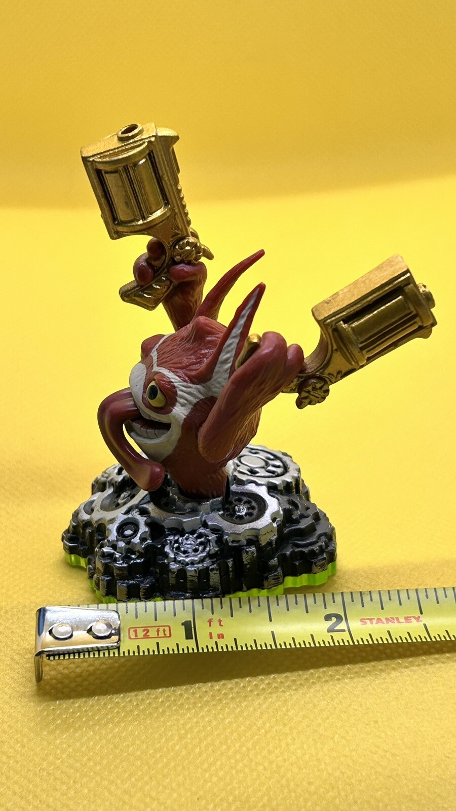 TRIGGER HAPPY Skylanders Activision Spyro's Adventure Figure Green Base 2011