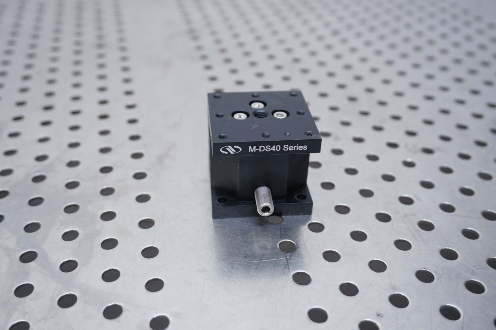 Newport Optics M-DS40-Z Compact Vertical Linear Translation Stage 40mm