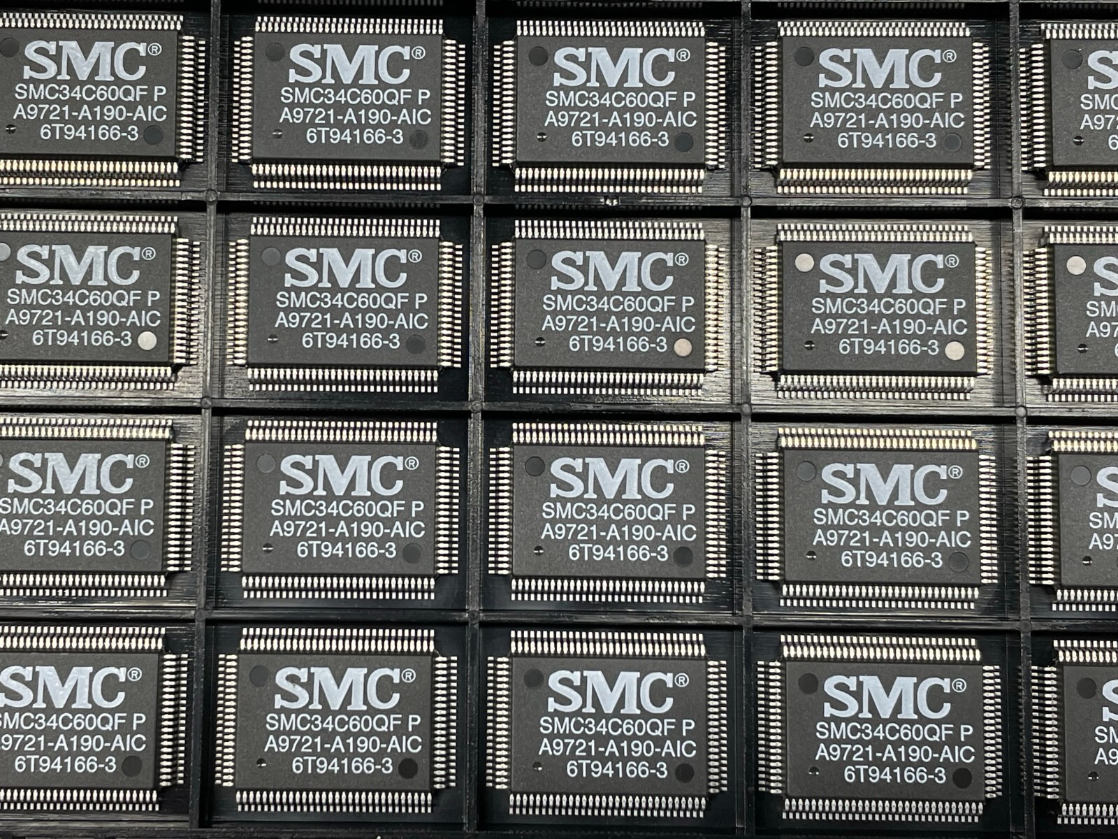 QTY-2 SMC34C60QFP PARALLEL IO PORT, CMOS, PQFP100