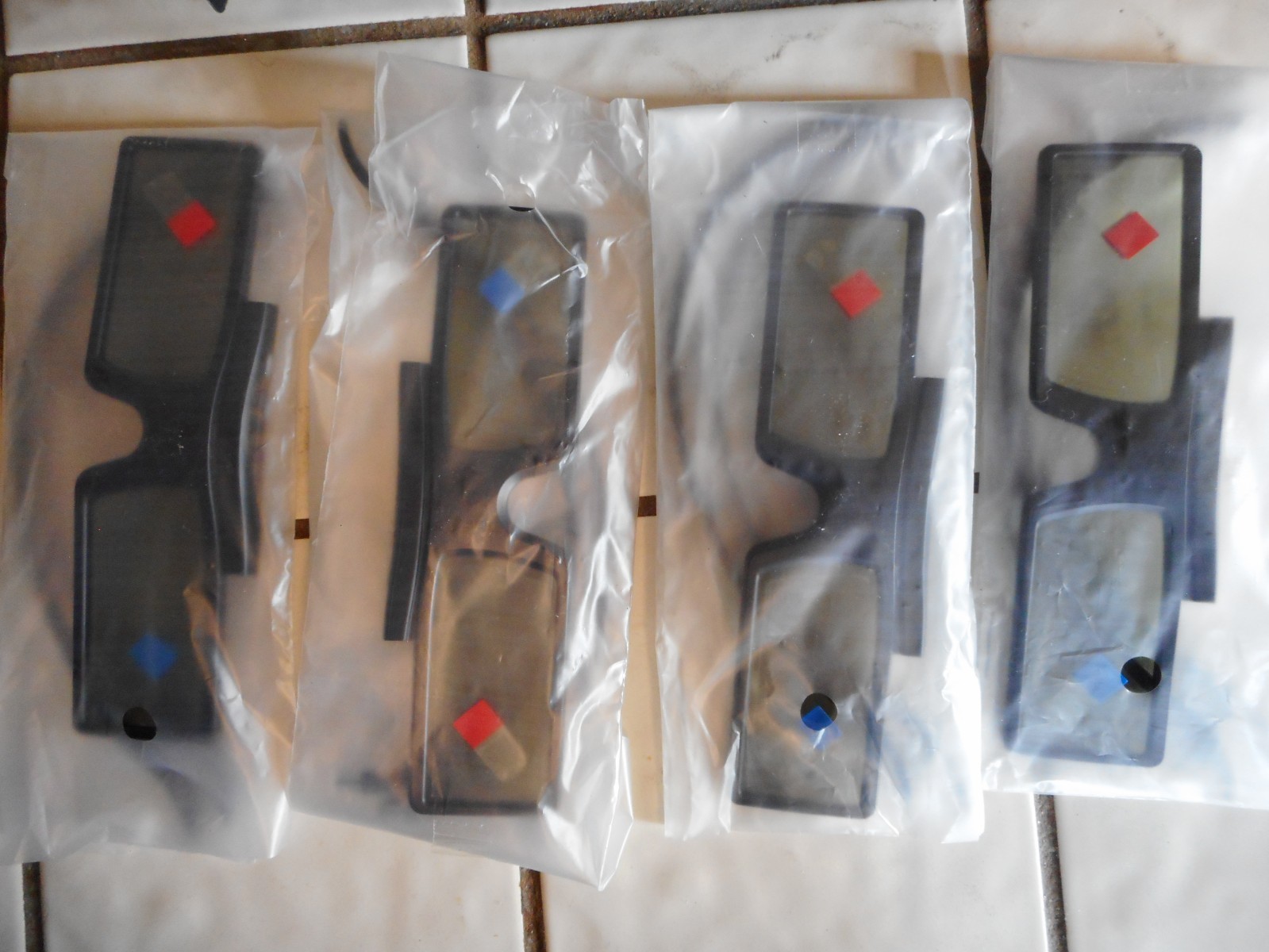 OEM SSG-4100GB Samsung Smart TV 3D Glasses-Lot of 4 - New in Box with Batteries