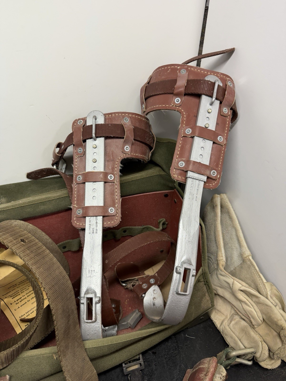 Buckingham Lot, Lineman Belt And Climbing Set With Extra Tools Bundle With Case