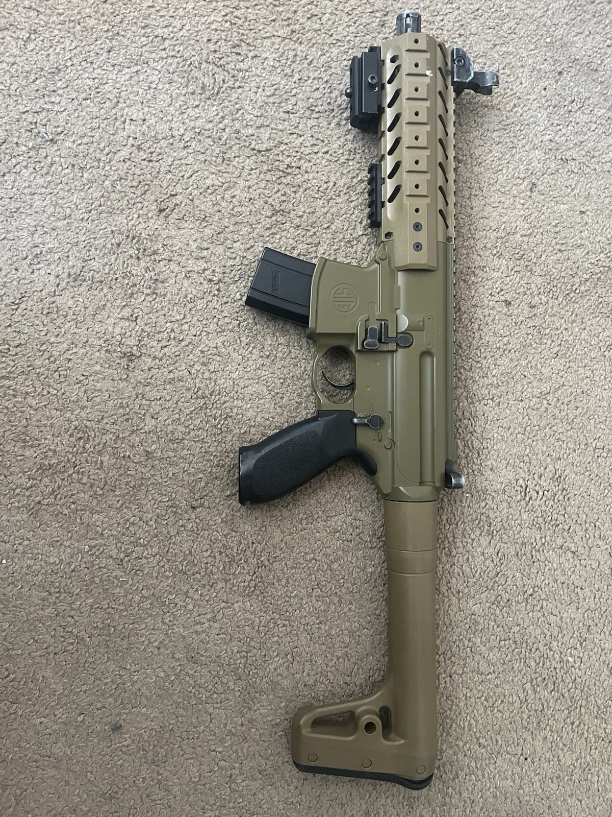 SIG SAUER SIG 556 AEG Electric Airsoft Rifle FDE w/ Folding Stock, Picatinny