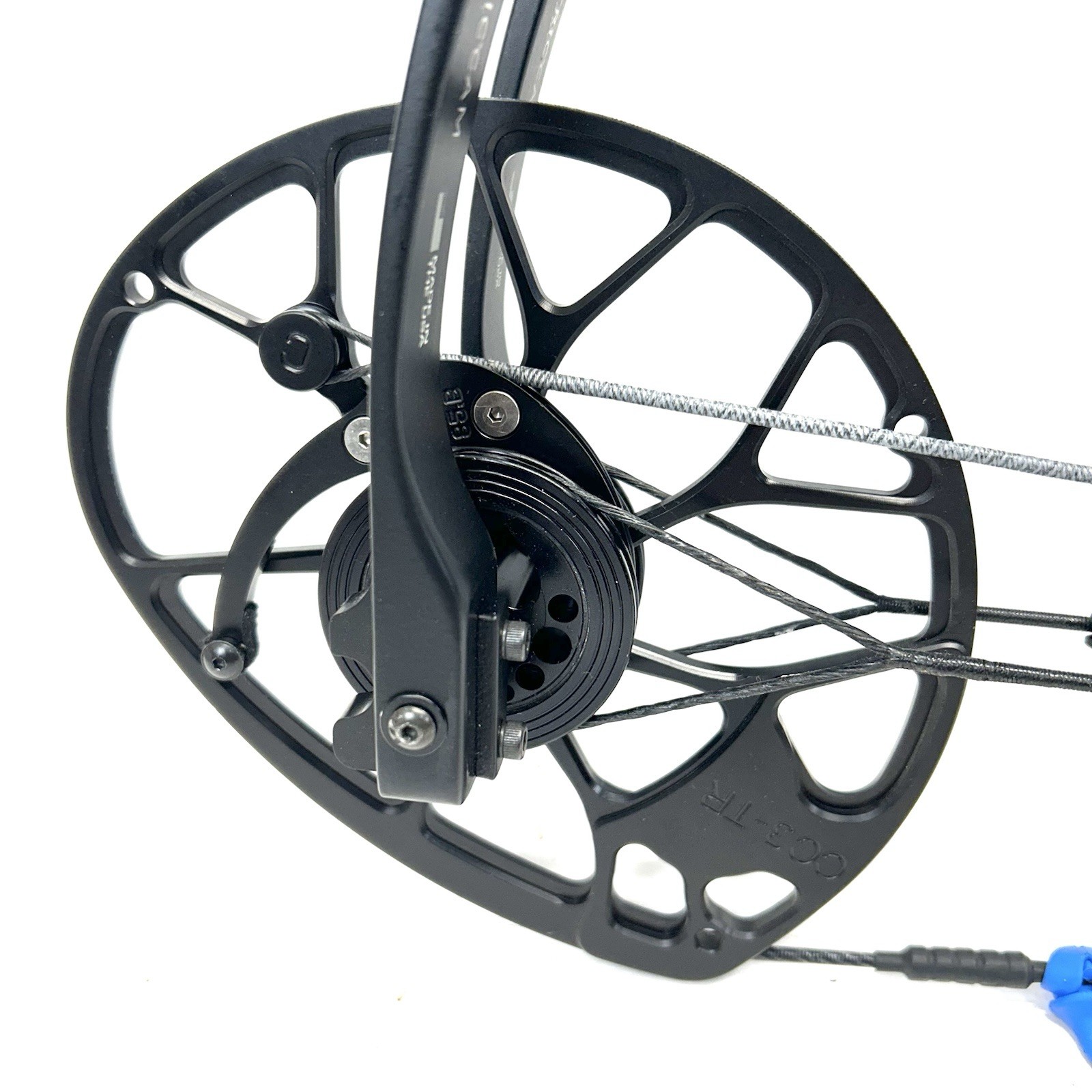 Mathews Traverse Compound Bow RH 28" ​/​ 60lbs -Blue