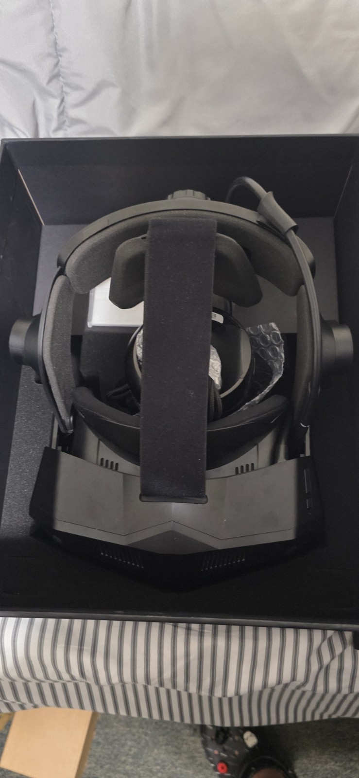 Pimax Crystal Super Ultrawide QLED VR Headset