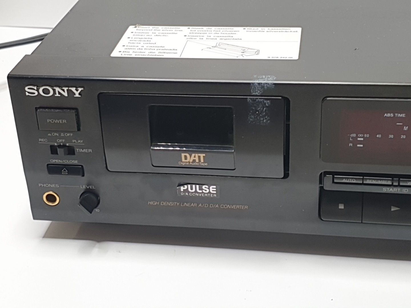 Sony DTC-690 Digital Audio Tape (DAT) Recorder