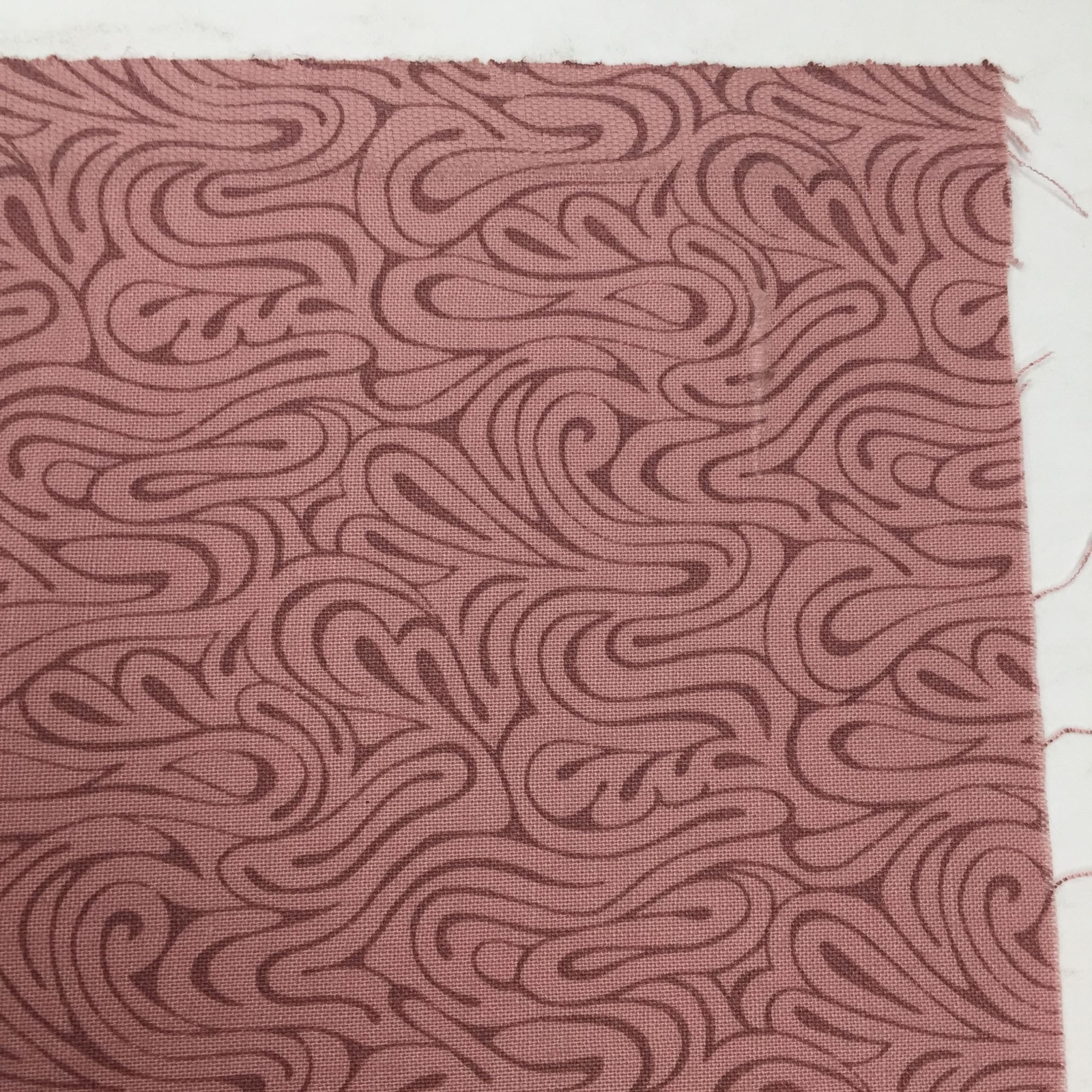 1 Yd Rose Burgundy Red Pink Squiggles Meandering Grain Quilting Fabric