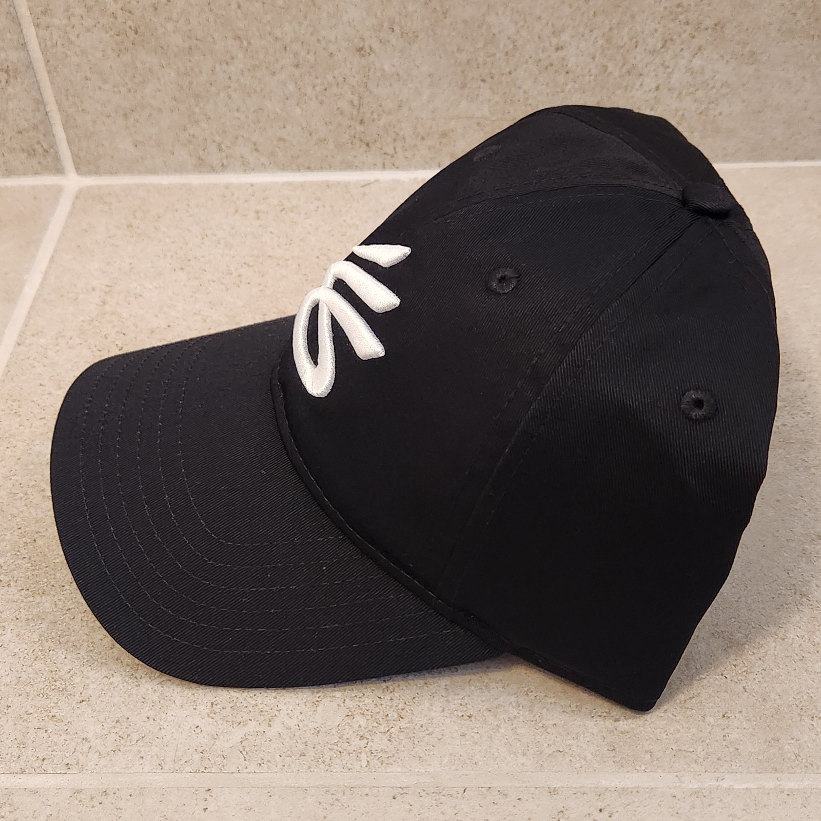 Under Armour UA Steph Curry Adjustable Hat Cap Stephen Curry Black White Logo