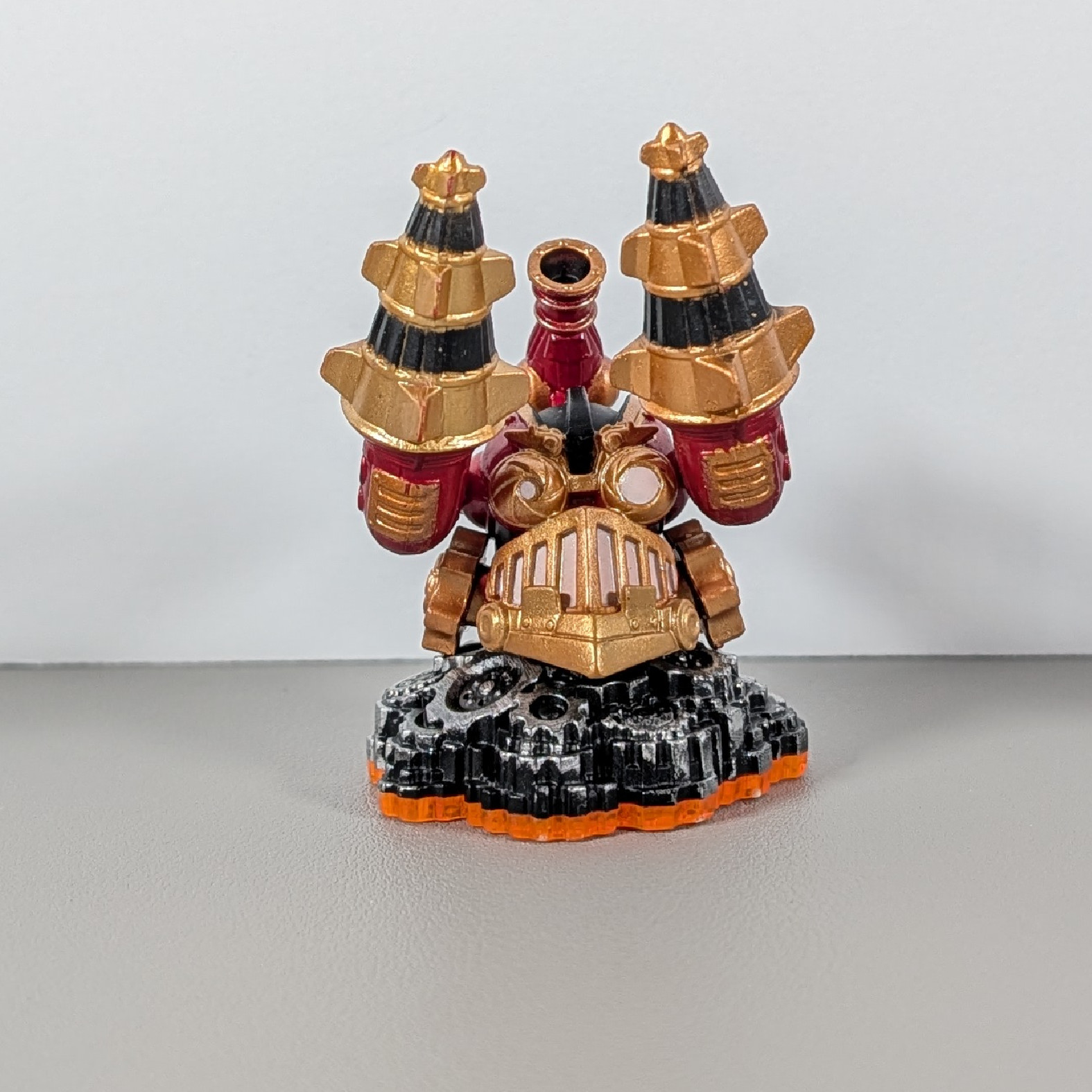 Skylanders Giants Figure – Drill Sergeant (Orange Base)