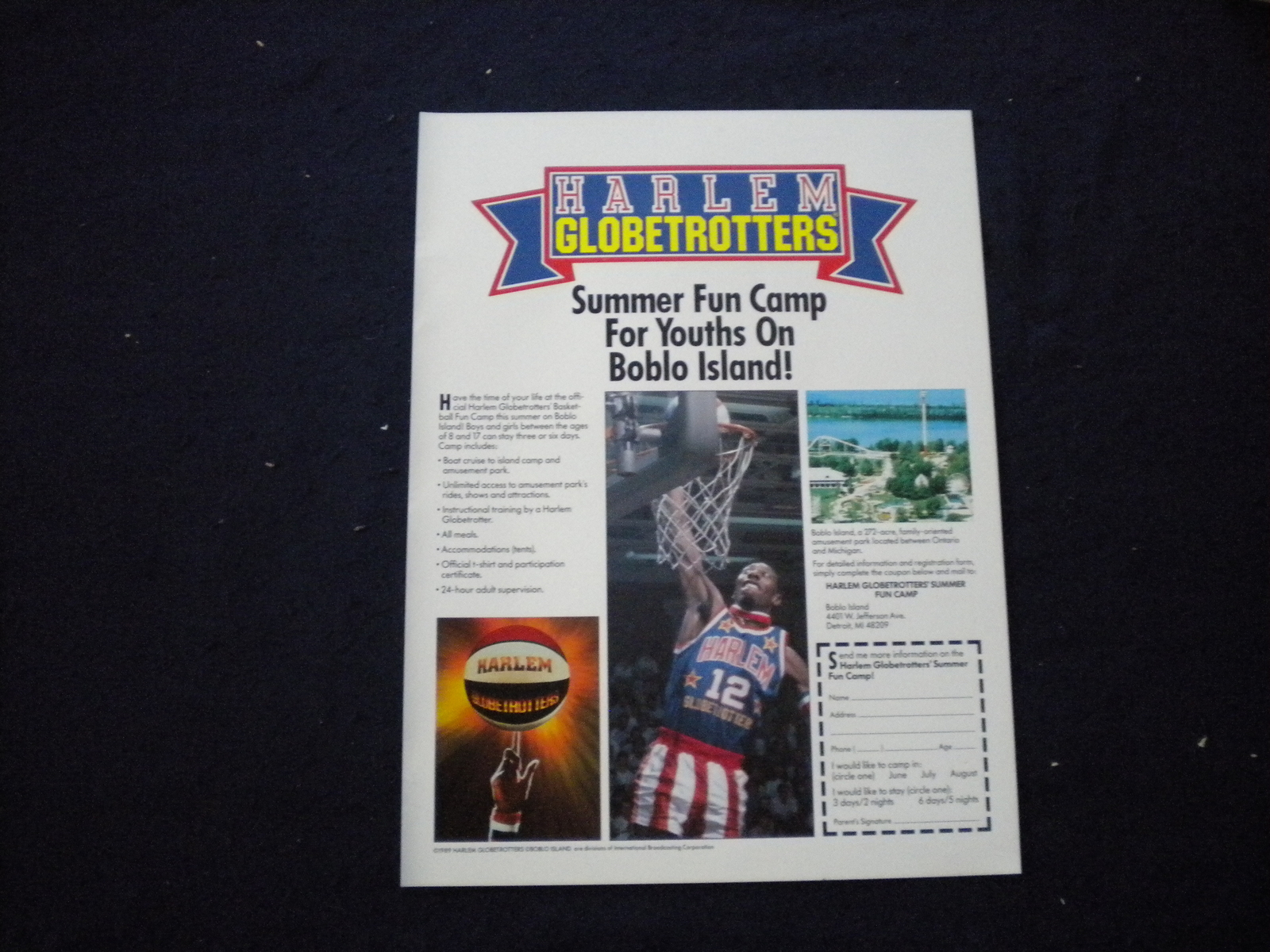 1990 HARLEM GLOBETROTTES WORLD TOUR SOUVENIR PROGRAM - J 8307