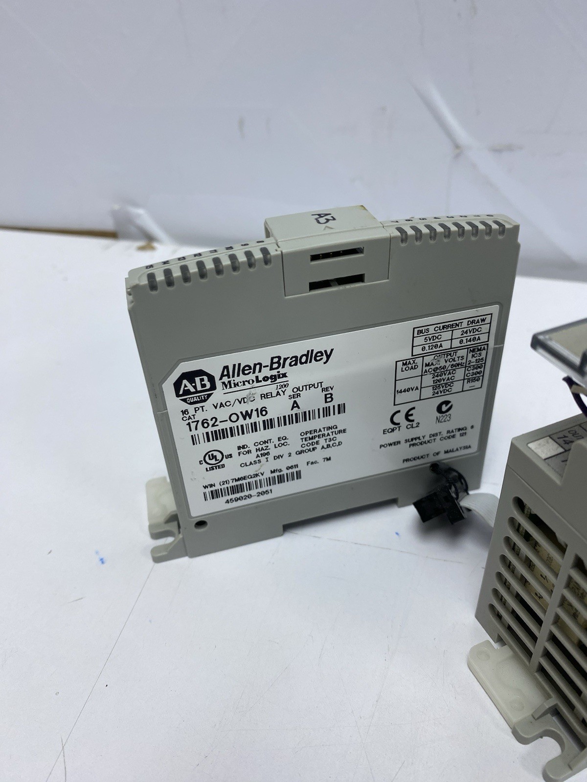 ALLEN BRADLEY 1762-OW16 Digital Output MODULE MICROLOGIX