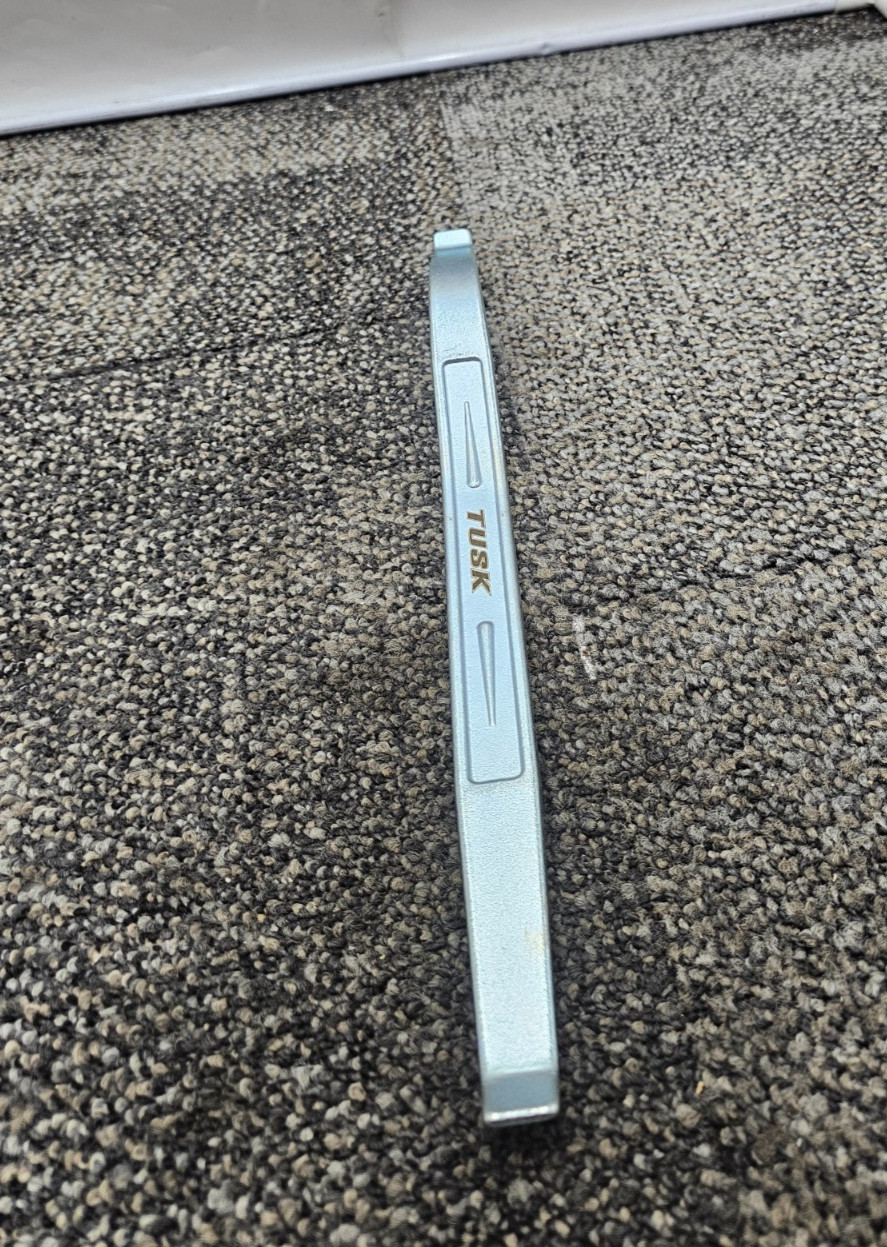 Tusk Curved Tire Iron 15in Length For Steel Motorcycle ATV Dirt Bike Tool