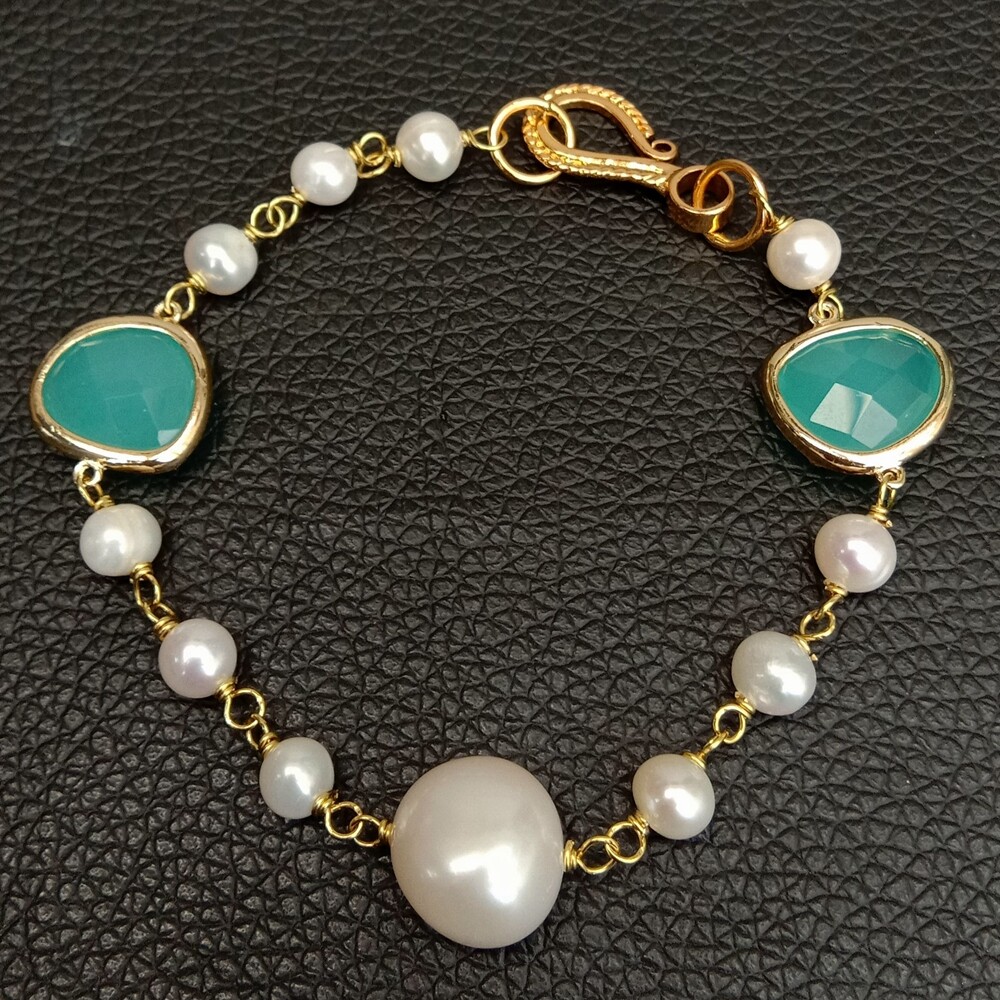 White Baroque Pearl Blue Crystal Bracelet 8''