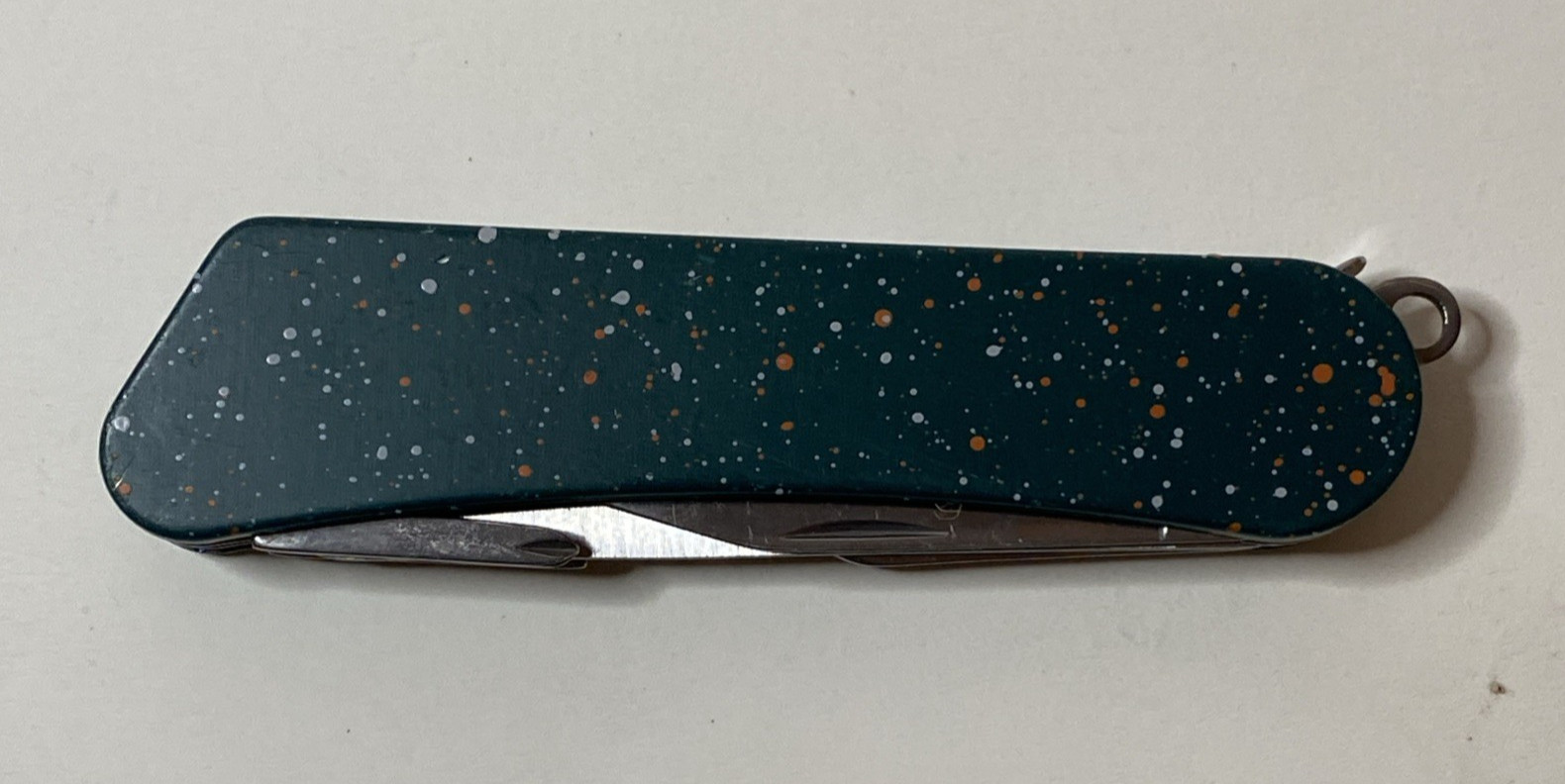 Gentlemen’s Hardware Pocket Knife – Compact Multi-tool with Speckled Handle
