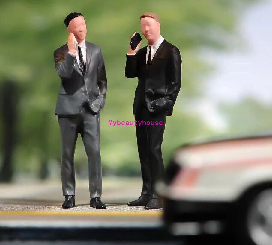 1:64 Painted Figure Model Miniature Resin Diorama Sand Man In Suit On Phone Toy