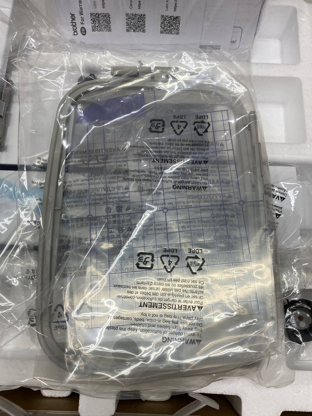 Brother SE200 Computerized Sewing Machine and Embroidery Machine