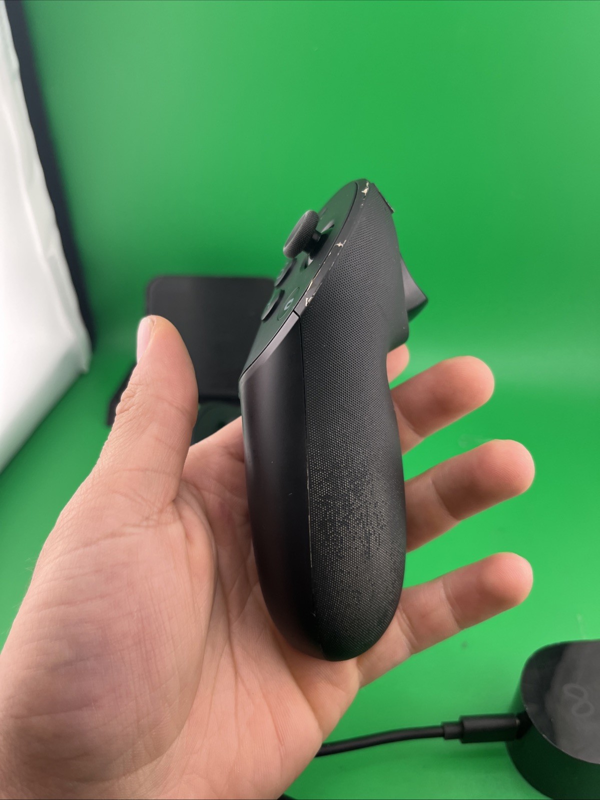 Meta Quest Pro VR Controllers LW9VM4 With Charger (T01)