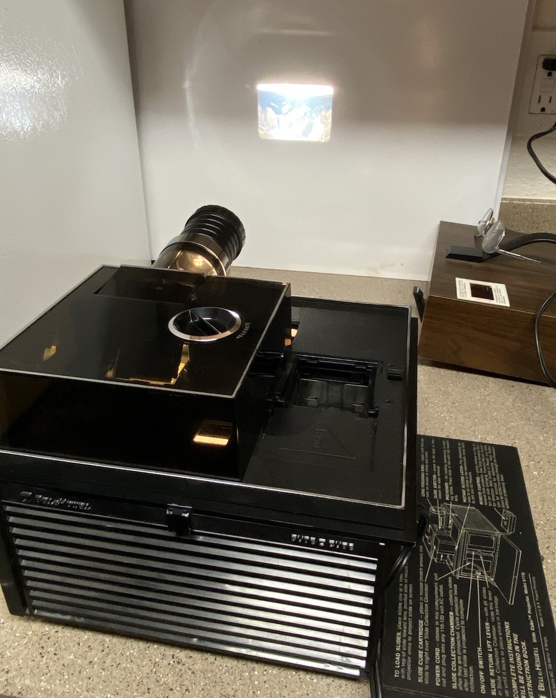 Bell & Howell Slide Cube Projector 977Q 35mm Vintage Photography Working Tested