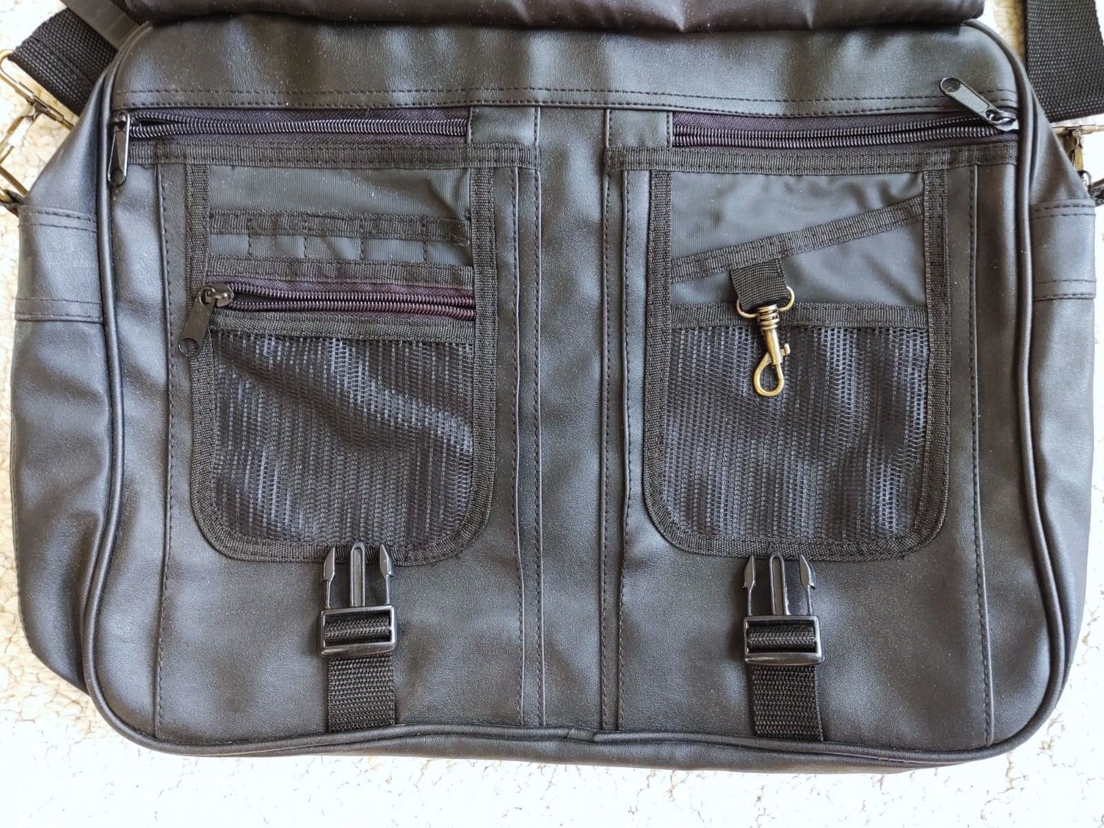 VTG LEATHER MESSENGER BRIEFCASE