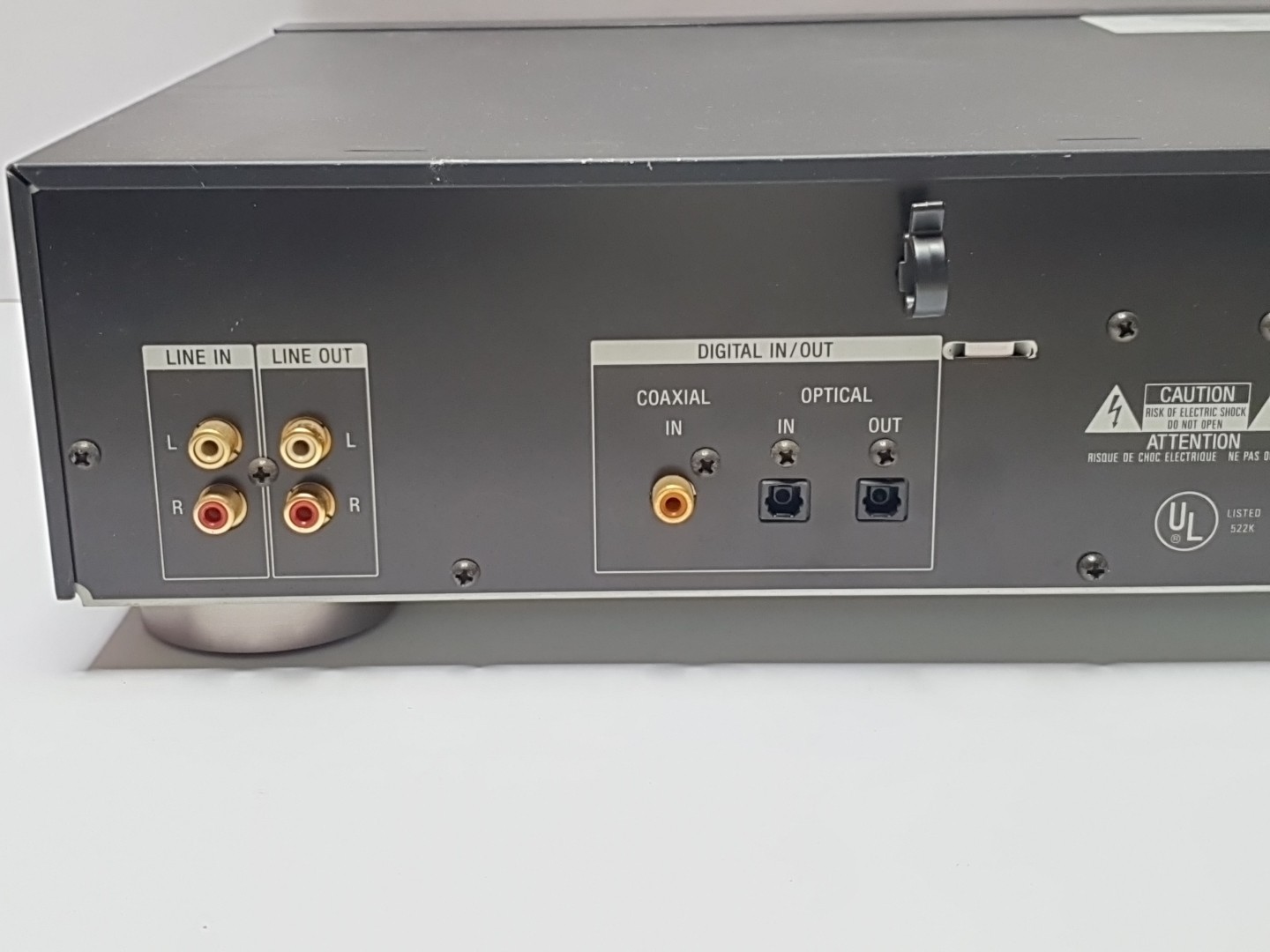 Sony DTC-690 Digital Audio Tape (DAT) Recorder