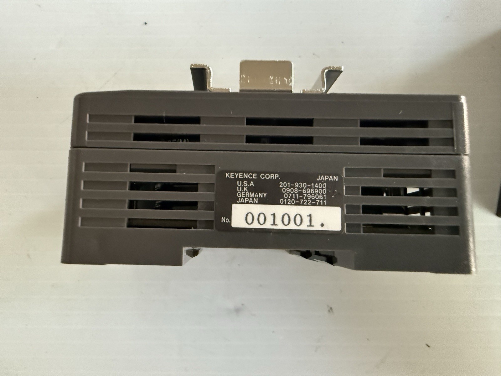 Keyence KV24DT PLC 24-Point Programmable Controller Module w/ 24V Power Supply