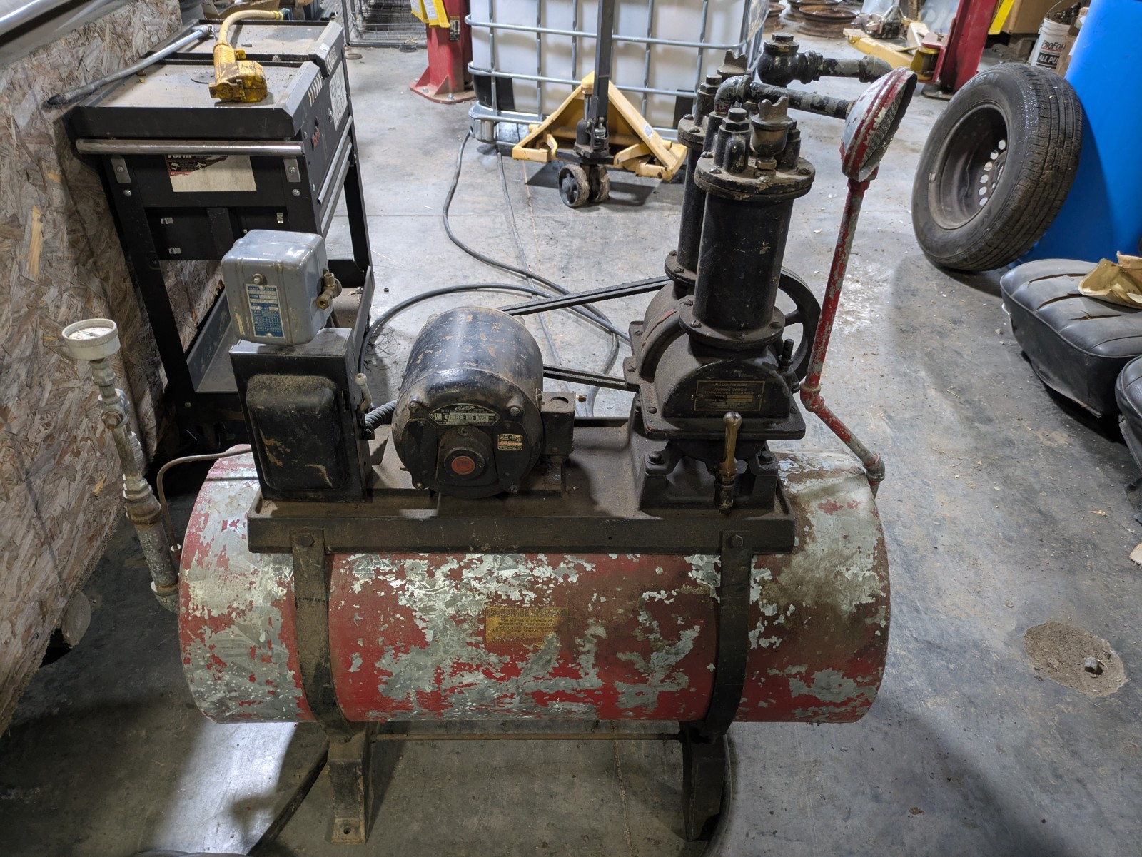 Vintage Johnson Systems Vintage Garage Shop Air Compressor Mancave Auto Garage