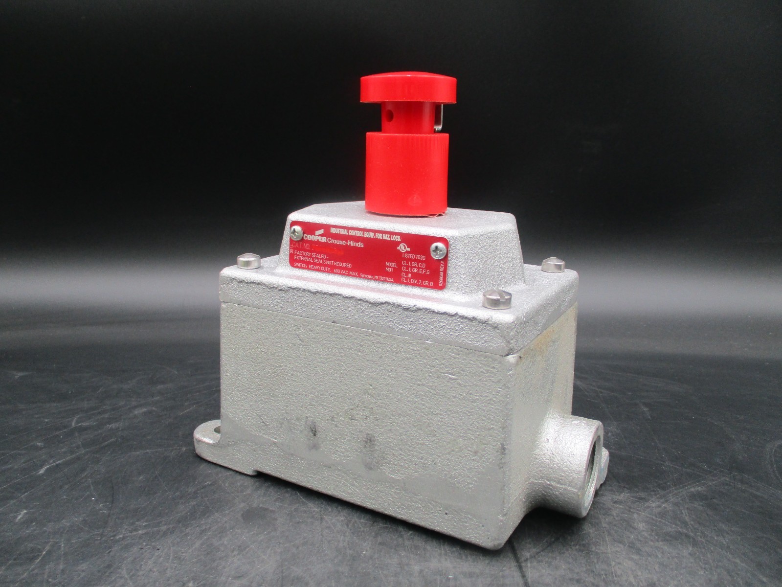 CROUSE HINDS EDS2184-S769 EXPLOSION PROOF EMERGENCY STOP PUSH BUTTON STATION