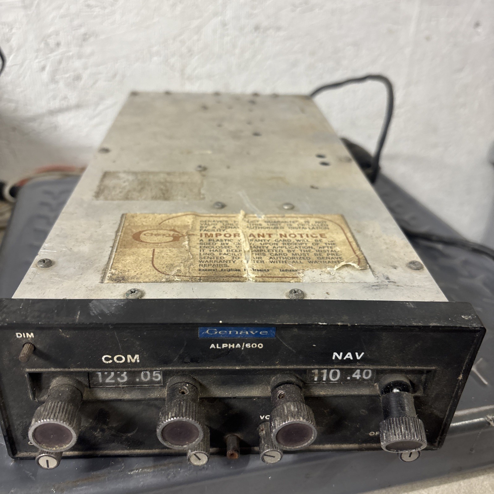Genave Alpha/600 NAV/COM Transceiver For Parts As Is #L1