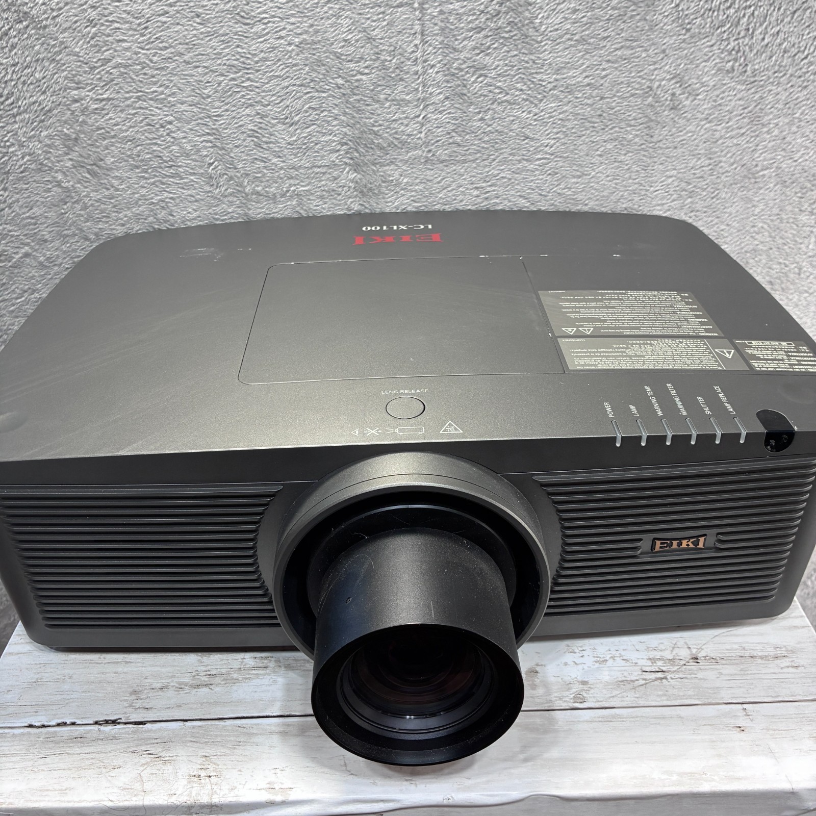 EIKI LC-XLL100 Large Venue Projector LCD 3LCD Projector FOR PARTS OR REPAIR
