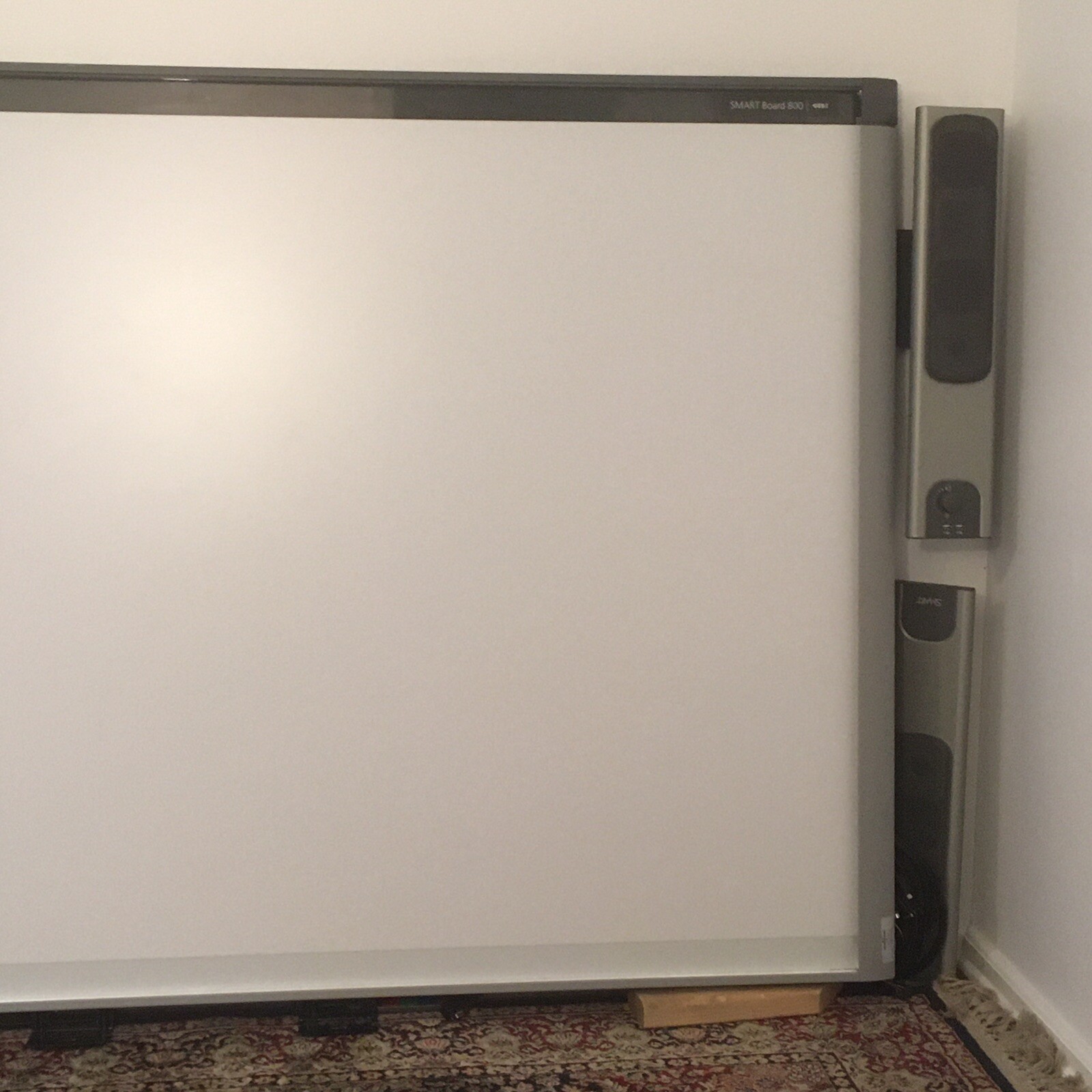 SMART Board 800 DVit SBX885 87" Interactive Whiteboard + Two Speakers Dock Plugs